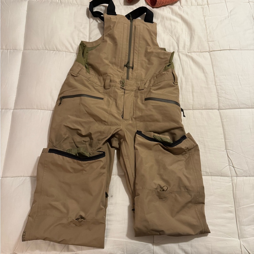 Burton goretex snowboard pants size medium